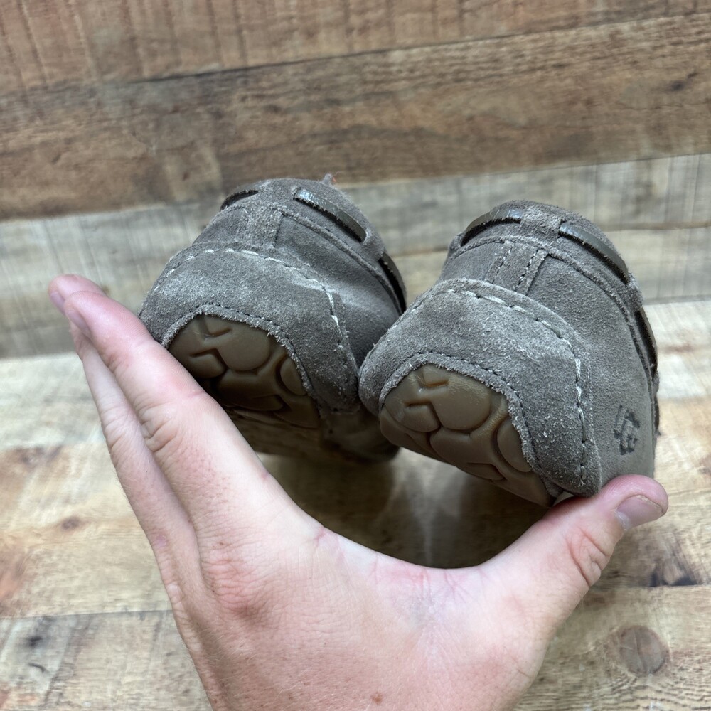 Ugg 1106877 Women’s Gray Suede Slip On Moccasins Size 9 Slippers - Picture 8 of 9
